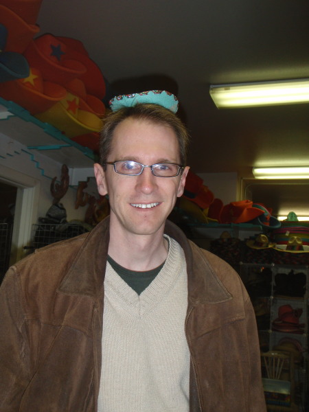 Big Hombre, Little Hat